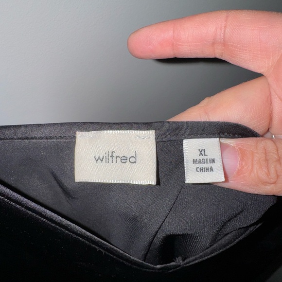 Wilfred Classic Black Dress - Picture 4 of 4